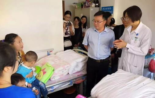 全國助殘日——政府、殘聯(lián)、醫(yī)院聯(lián)合慰問暖人心