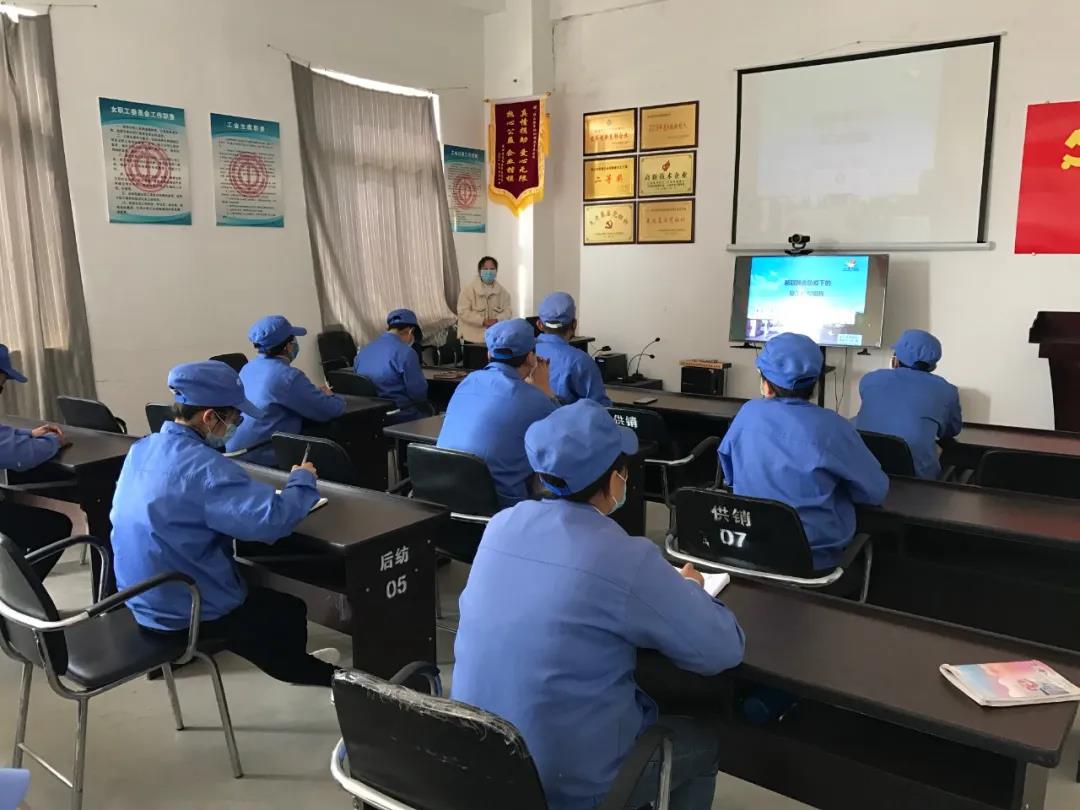 為企業(yè)、工廠等復(fù)工人員聚集地?開展疫情健康防護(hù)知識(shí)培訓(xùn)