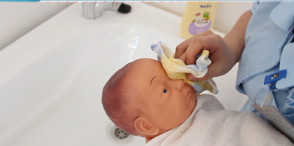 新生兒沐浴正確操作視頻指導(dǎo)~寶媽們趕快收藏！
