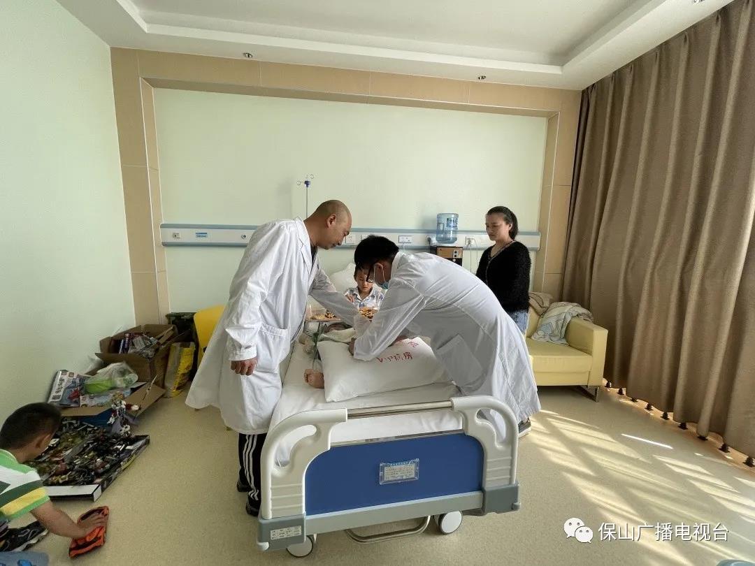 點贊！| “最美路人”，謝謝你！