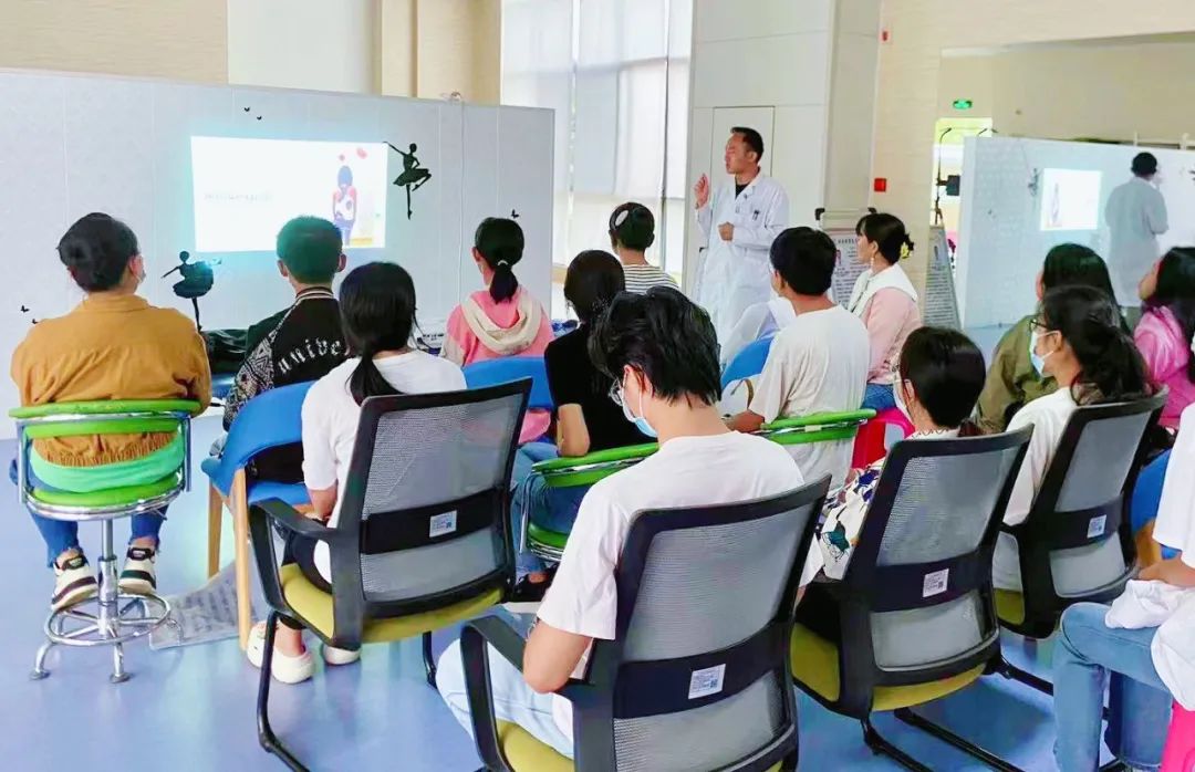 【保山安利醫(yī)院】康復(fù)醫(yī)學(xué)科第七期青少年脊柱健康公益培訓(xùn)班圓滿結(jié)束