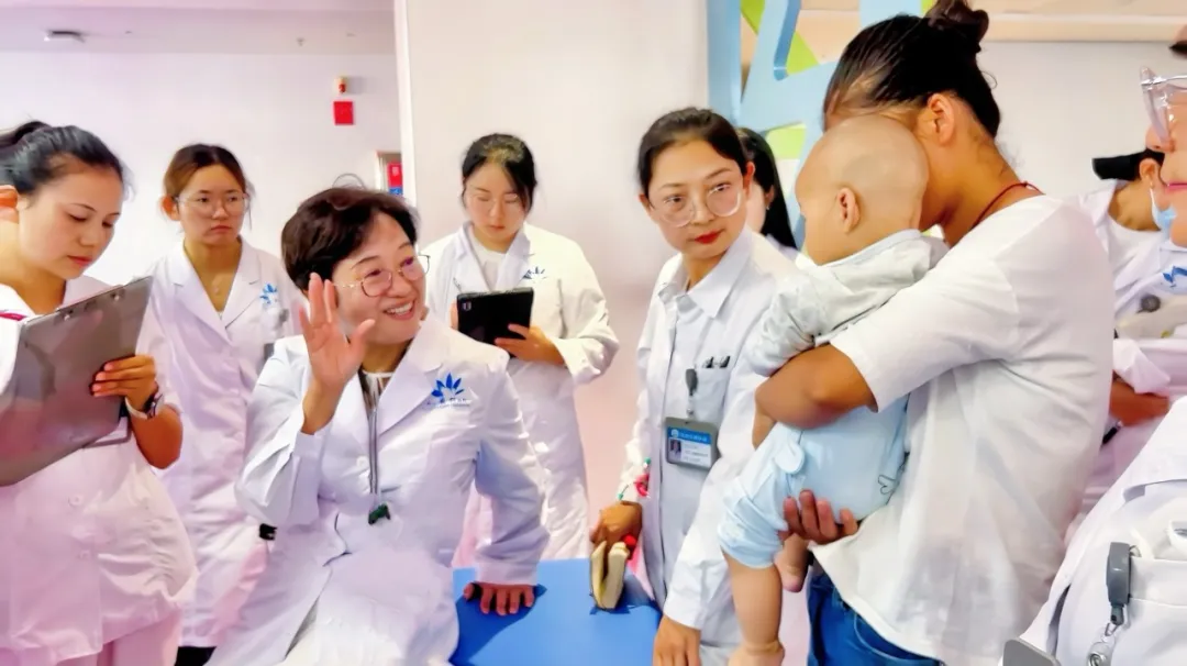 云南省康復(fù)醫(yī)學(xué)會“精準康復(fù)基層行”活動走進保山安利醫(yī)院，共筑健康基石